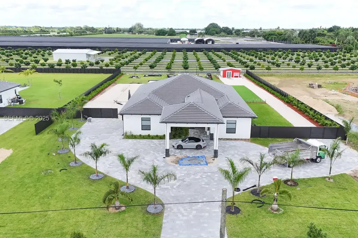 18261 SW 224th St, Miami FL 33170
