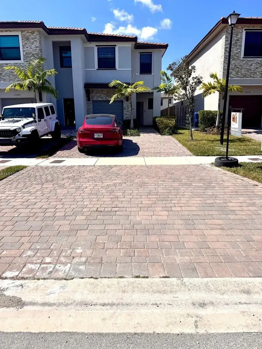 25266 SW 107th Ave, Homestead FL 33032 photo 2