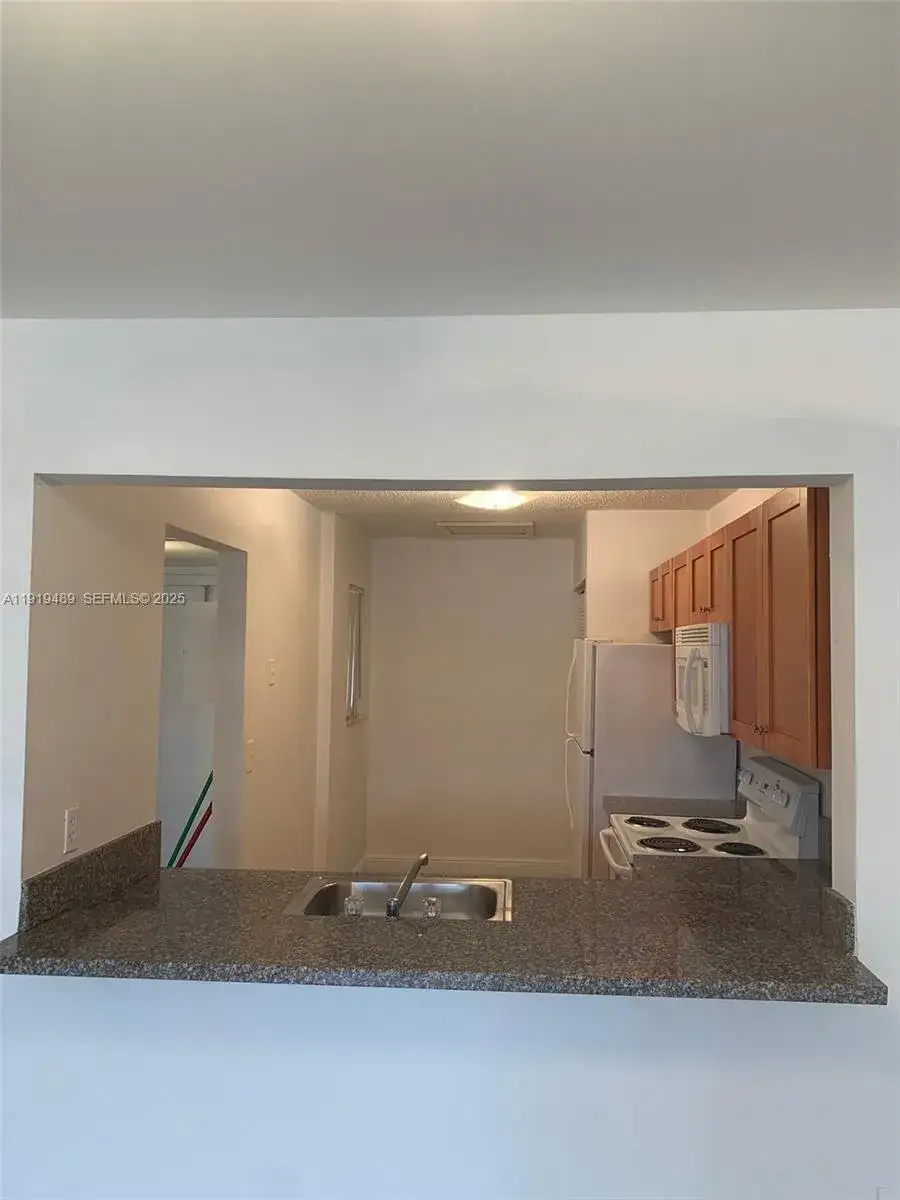 20815 NE 8th Ct # 20, Miami FL 33179 photo 2