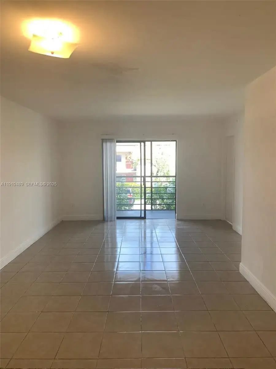 20815 NE 8th Ct # 20, Miami FL 33179 photo 3