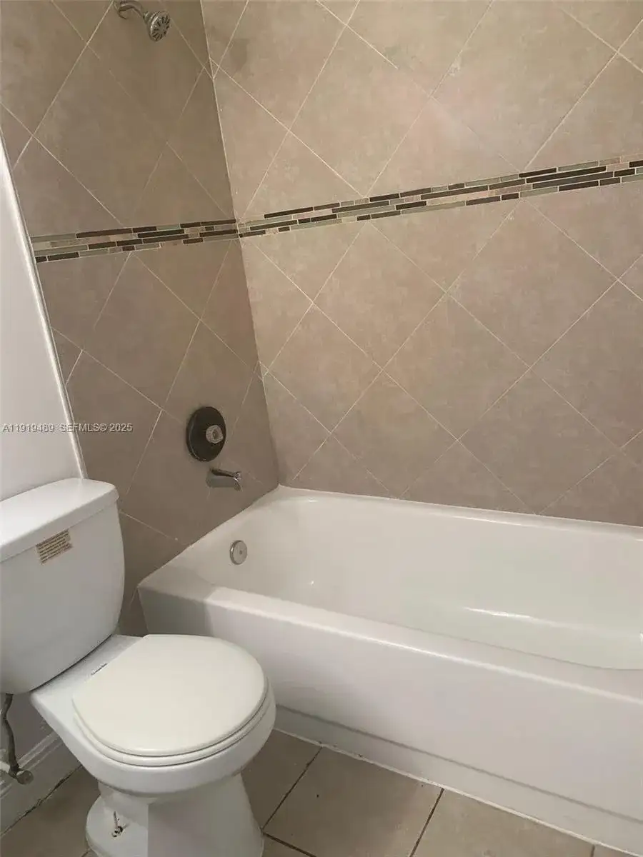 20815 NE 8th Ct # 20, Miami FL 33179 photo 5