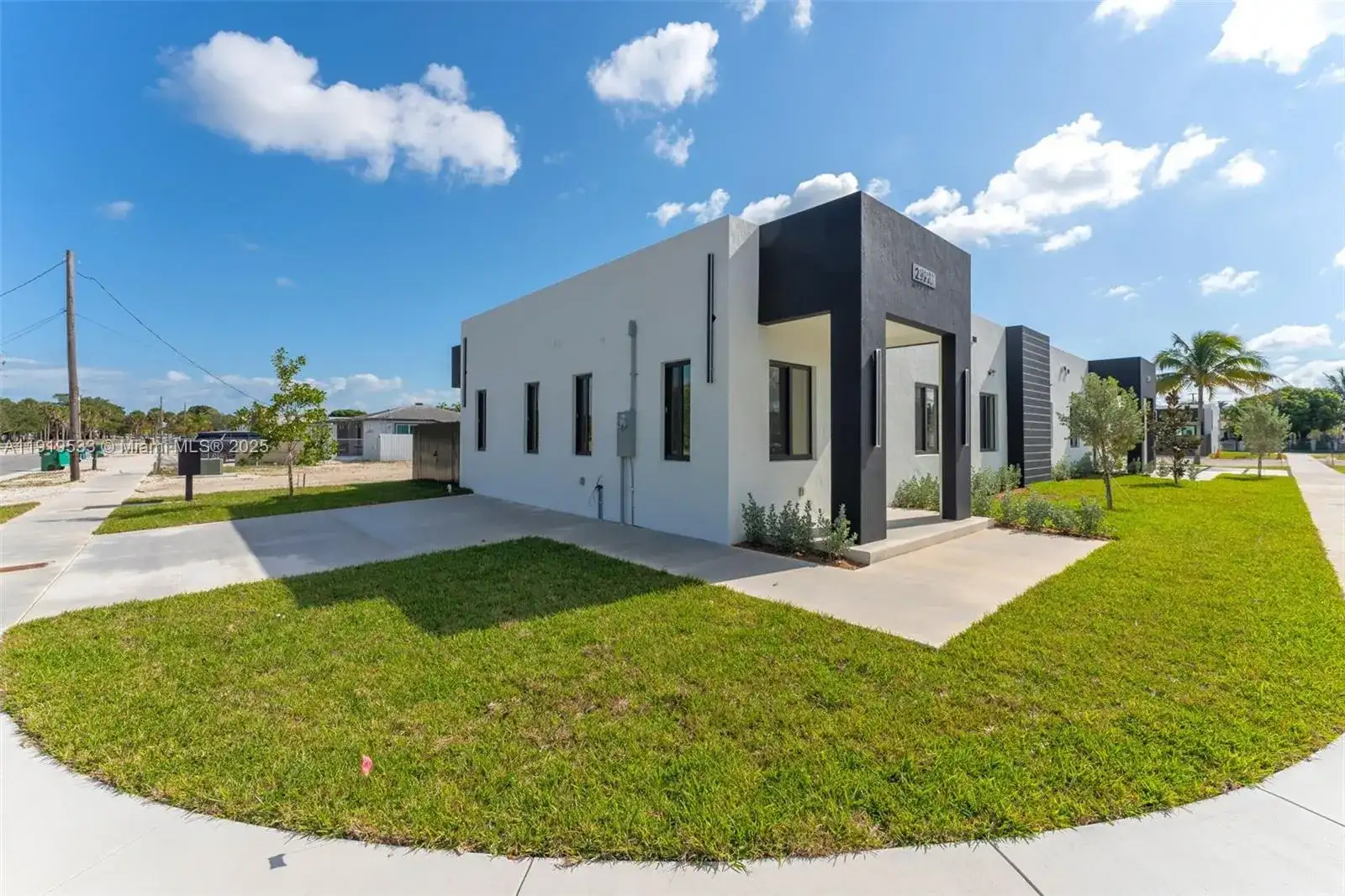 21911 SW 124th Ave, Miami FL 33170 photo 2
