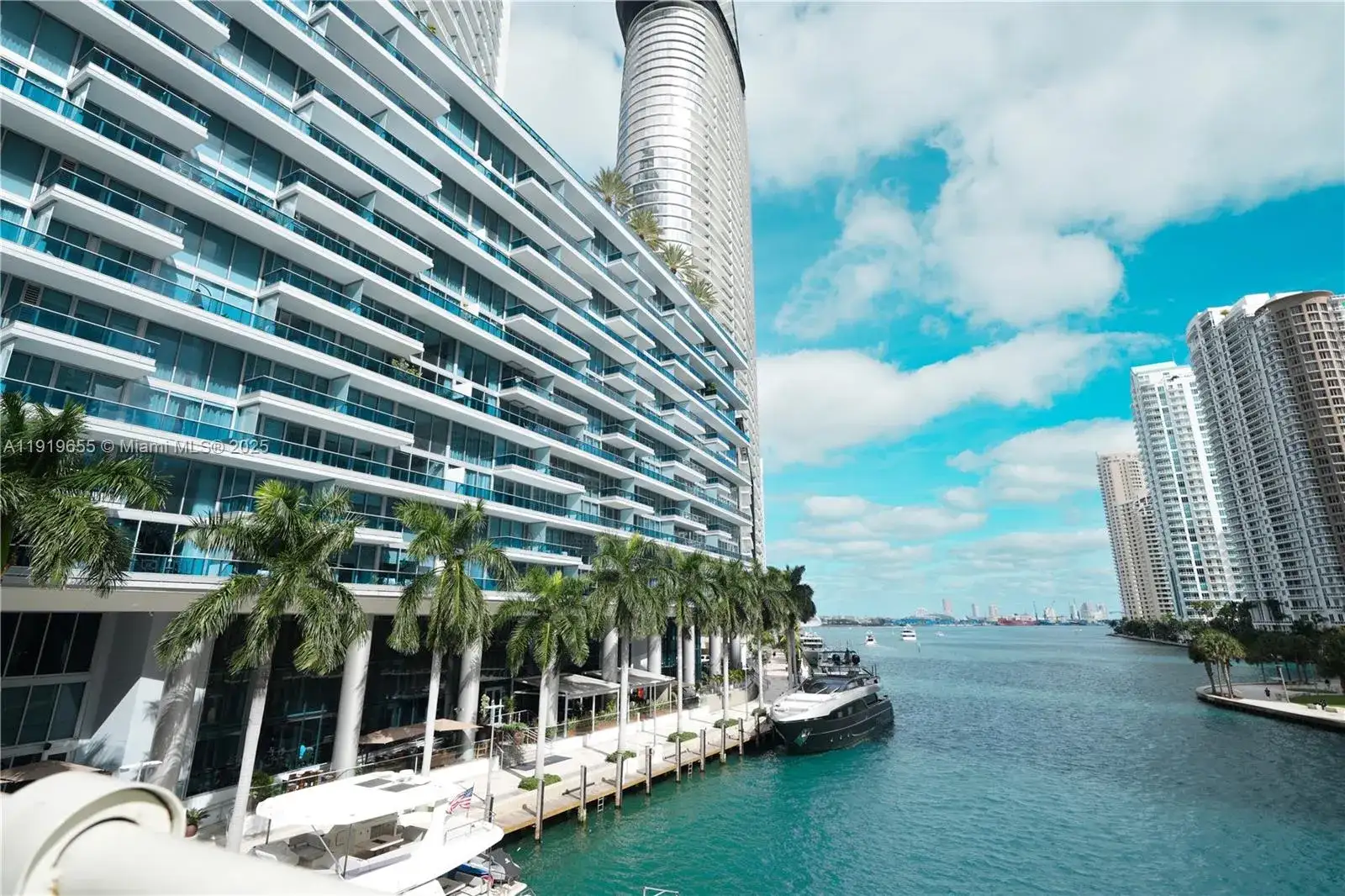 200 Biscayne Boulevard Way # 3906, Miami FL 33131 photo 3