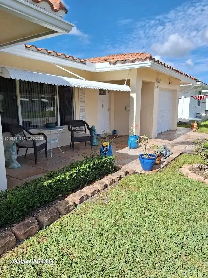 5803 NW 86th Ter, Tamarac FL 33321 photo 2