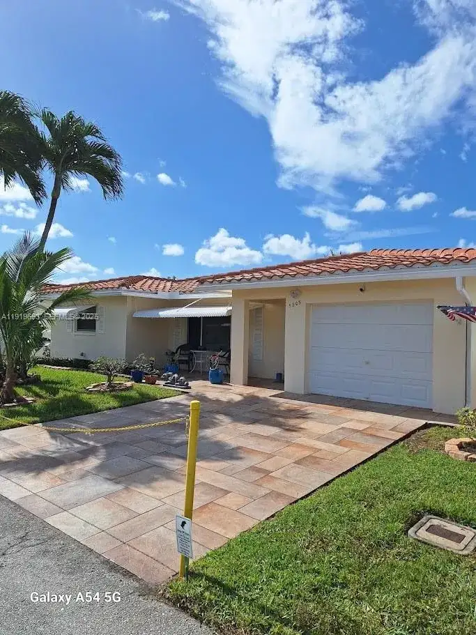 5803 NW 86th Ter, Tamarac FL 33321 photo 3