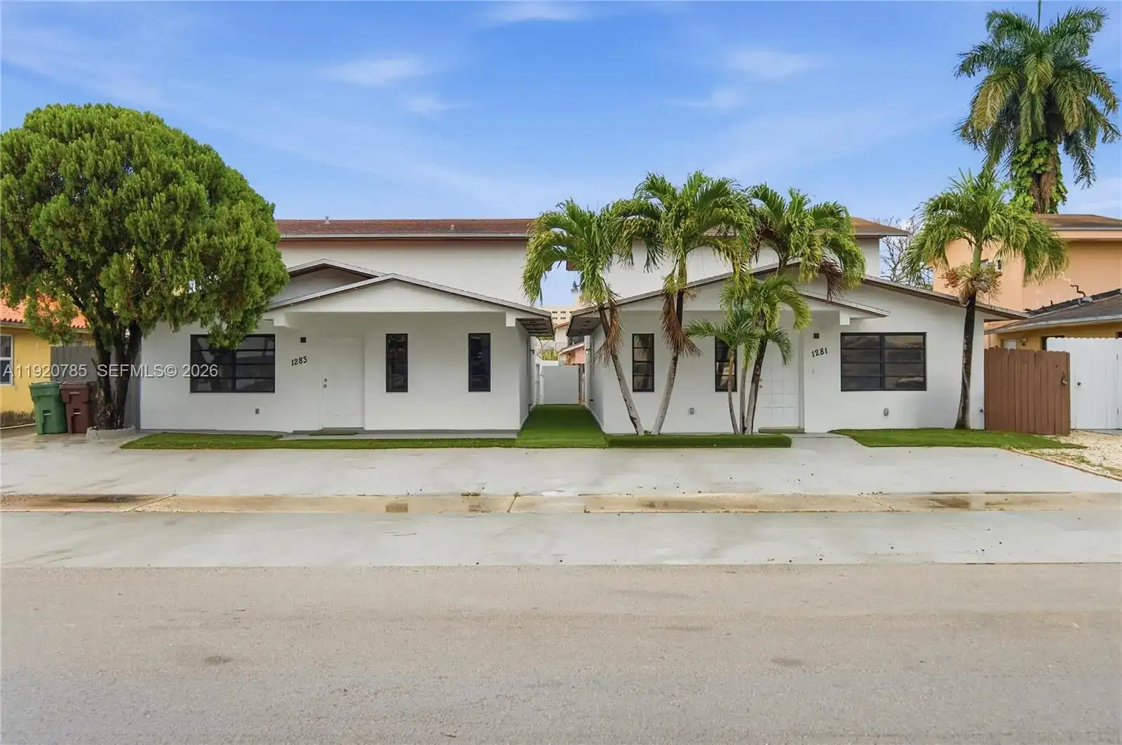 1281 W 42nd St, Hialeah FL 33012