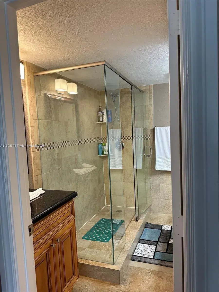 1951 Atlantic Shores Blvd # 8, Hallandale Beach FL 33009