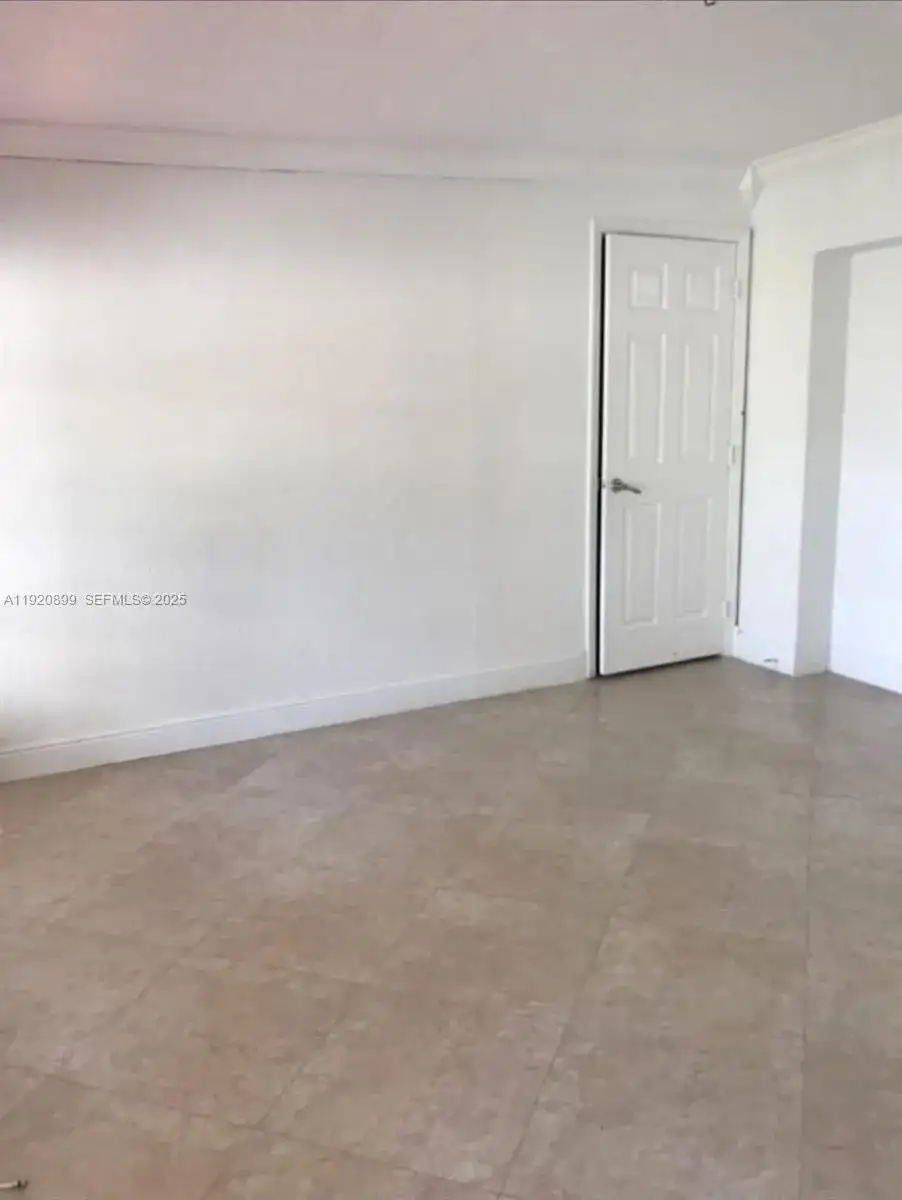 621 E 39th St, Hialeah FL 33013 photo 3