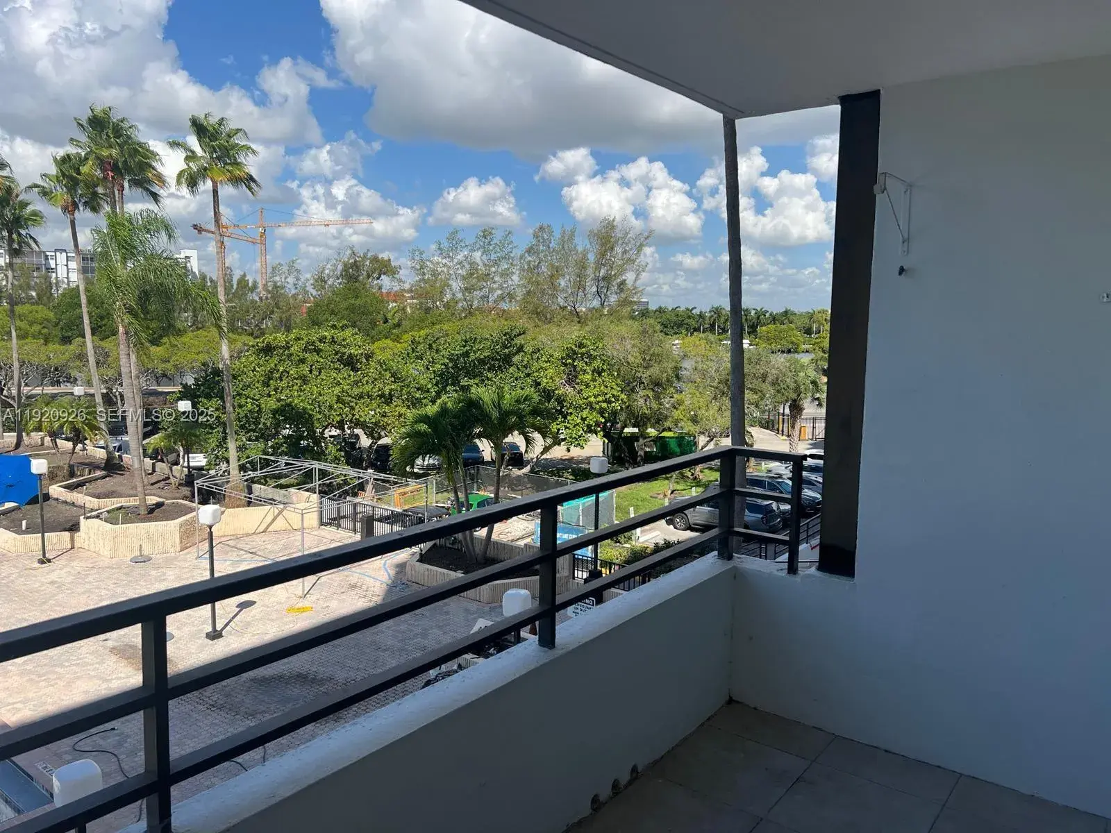 500 Three Islands Blvd # M16, Hallandale Beach FL 33009