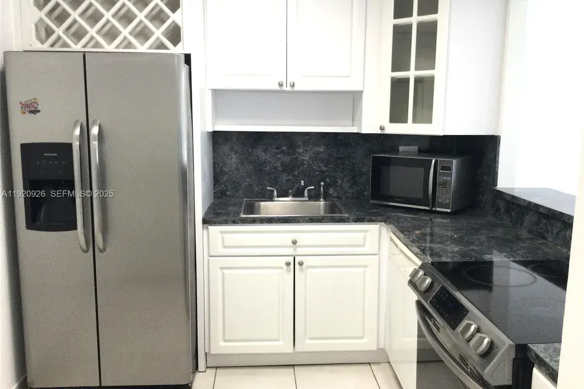 500 Three Islands Blvd # M16, Hallandale Beach FL 33009