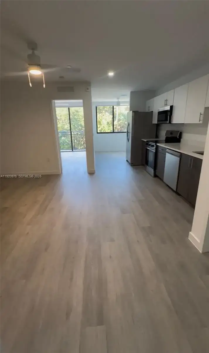 20 NE 19th Ave # 302, Pompano Beach FL 33060 photo 2