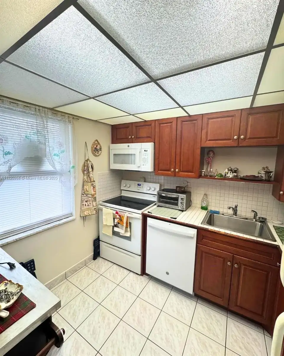 7787 Golf Cir Dr # 106, Margate FL 33063 photo 2