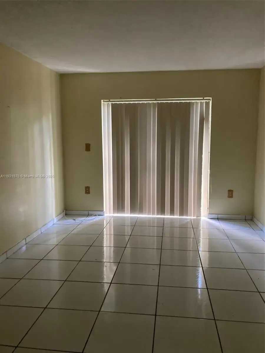 1530 SW 2nd St # 103, Miami FL 33135 photo 4