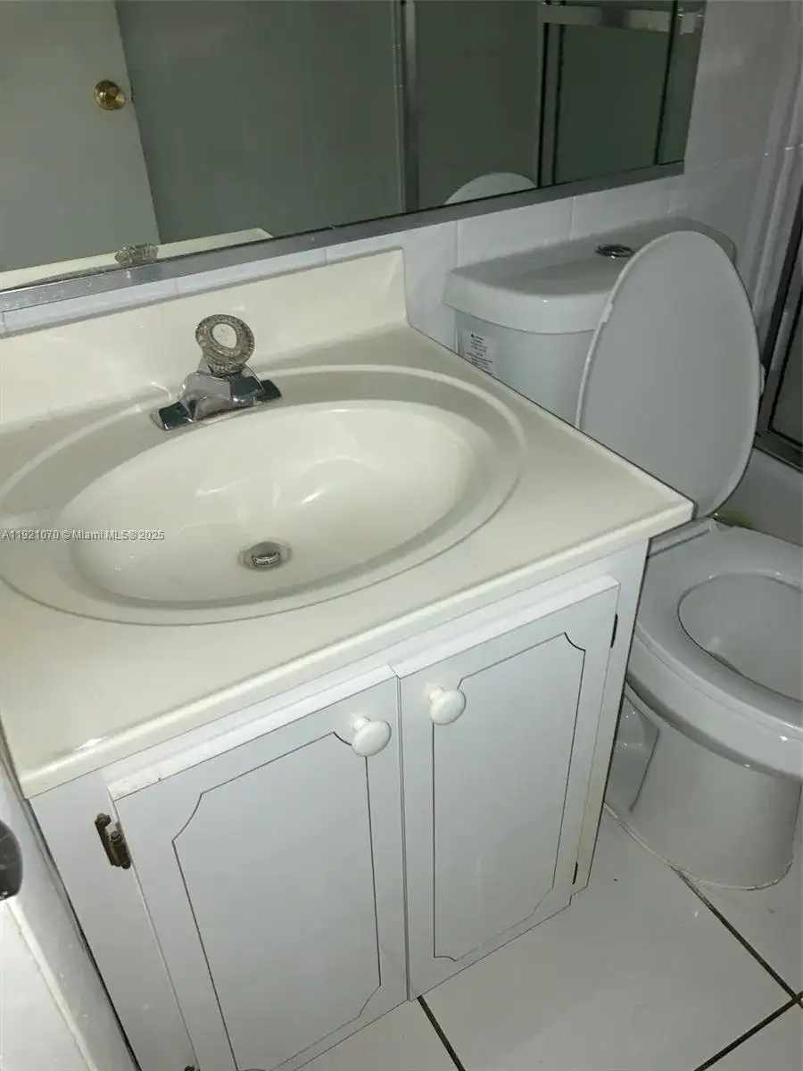 1530 SW 2nd St # 103, Miami FL 33135 photo 5
