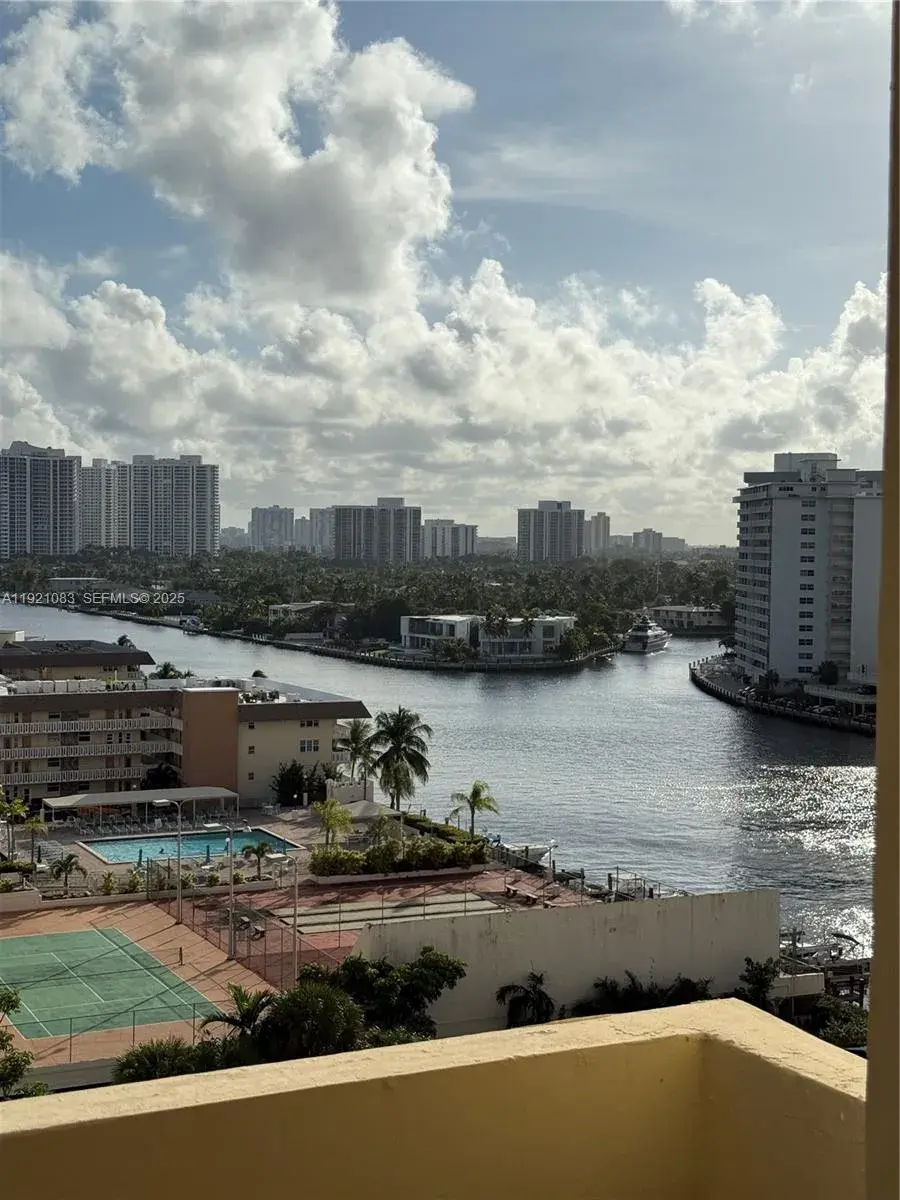 1833 S Ocean Dr, Hallandale Beach FL 33009
