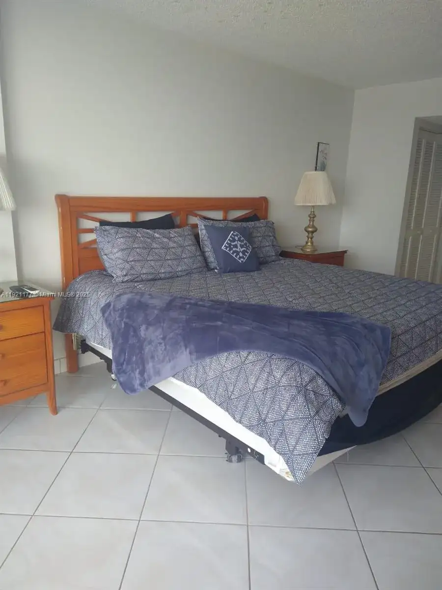 9341 SE Collins Ave # 303, Surfside FL 33154 photo 2