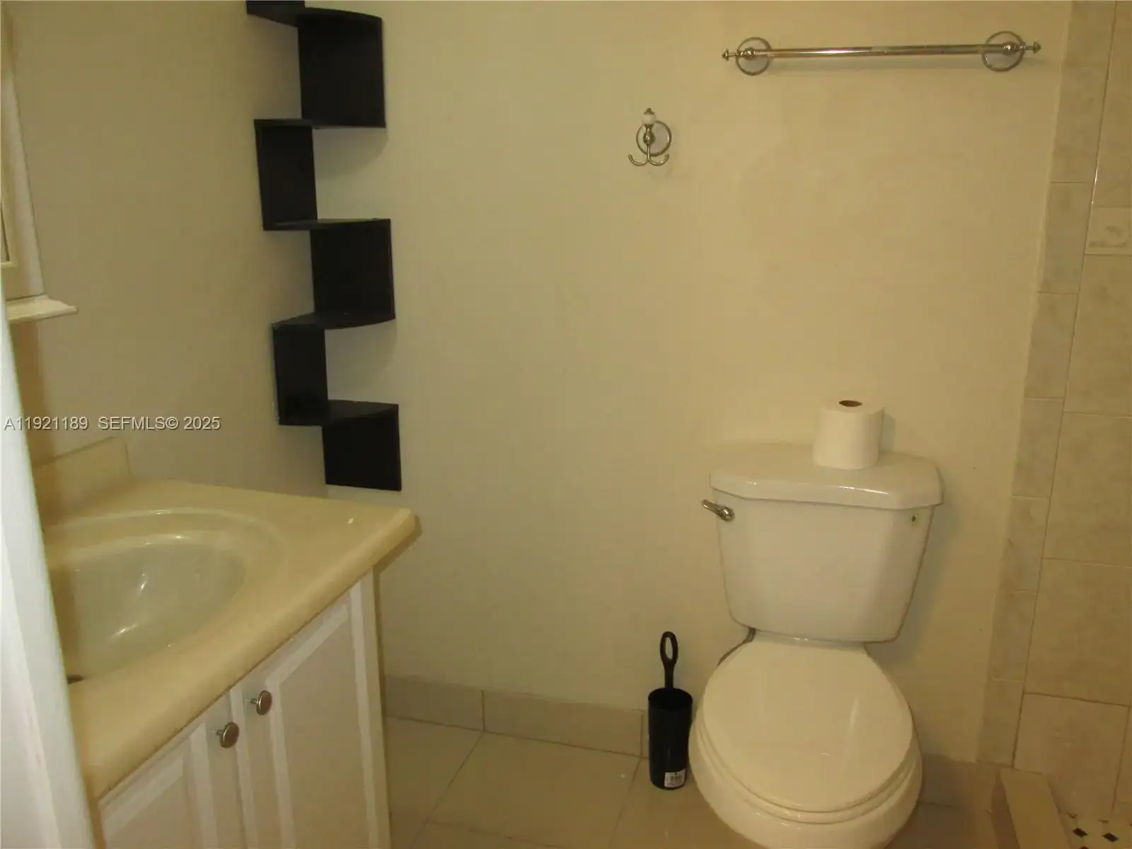 8001 W 6th Ave # O, Hialeah FL 33014 photo 4