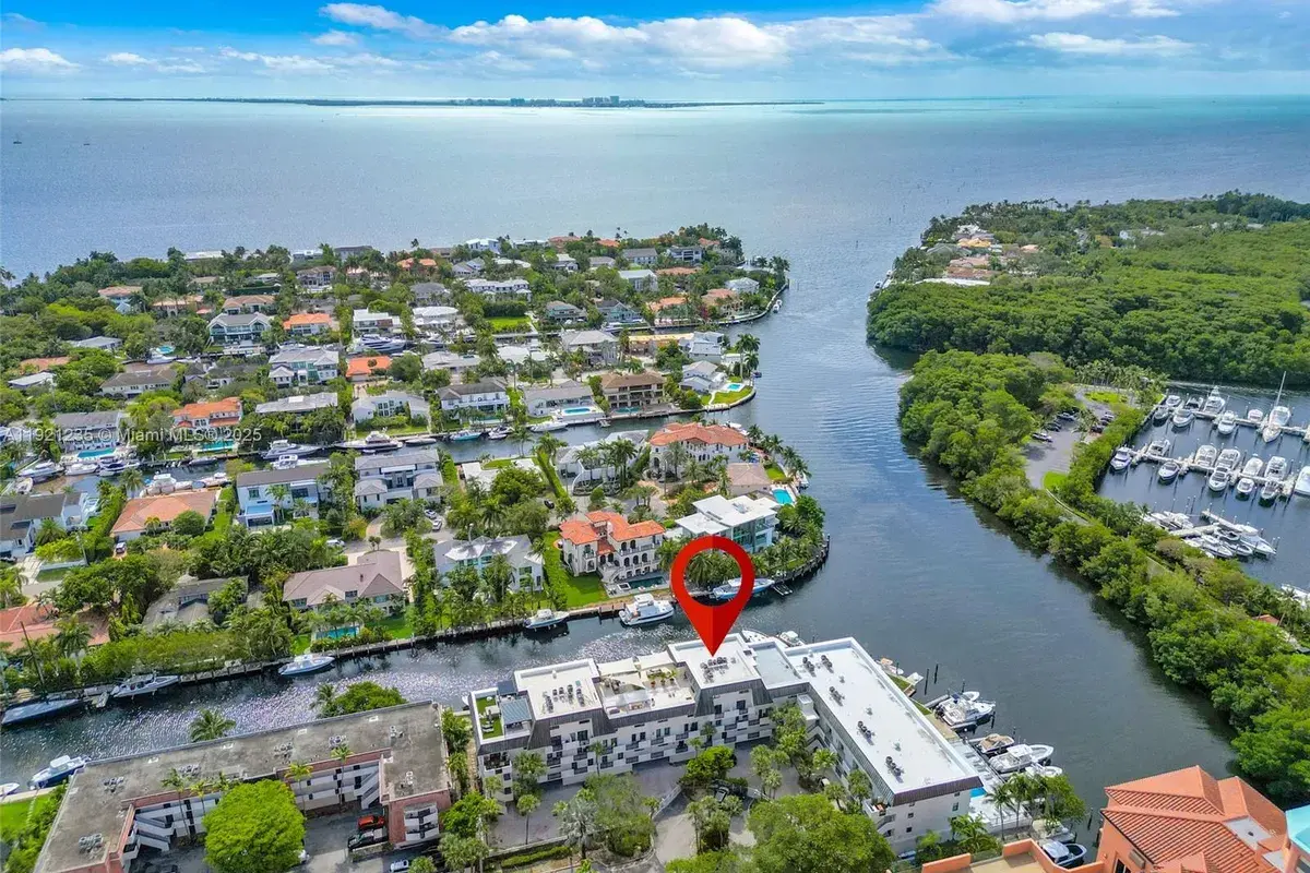 6901 Edgewater Dr # 315, Coral Gables FL 33133