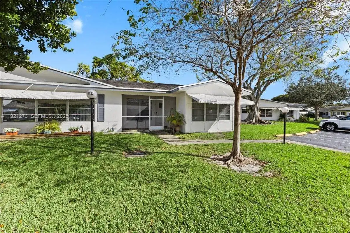 1020 NW 88th Ave # D100, Plantation FL 33322