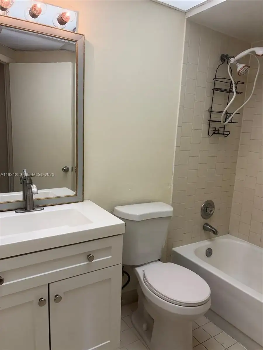 8290 Lake Dr # 528, Doral FL 33166 photo 5