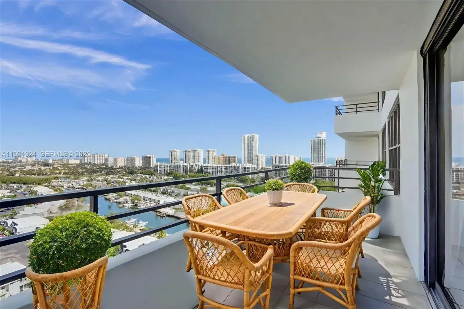 2500 Parkview Dr # 1811, Hallandale Beach FL 33009