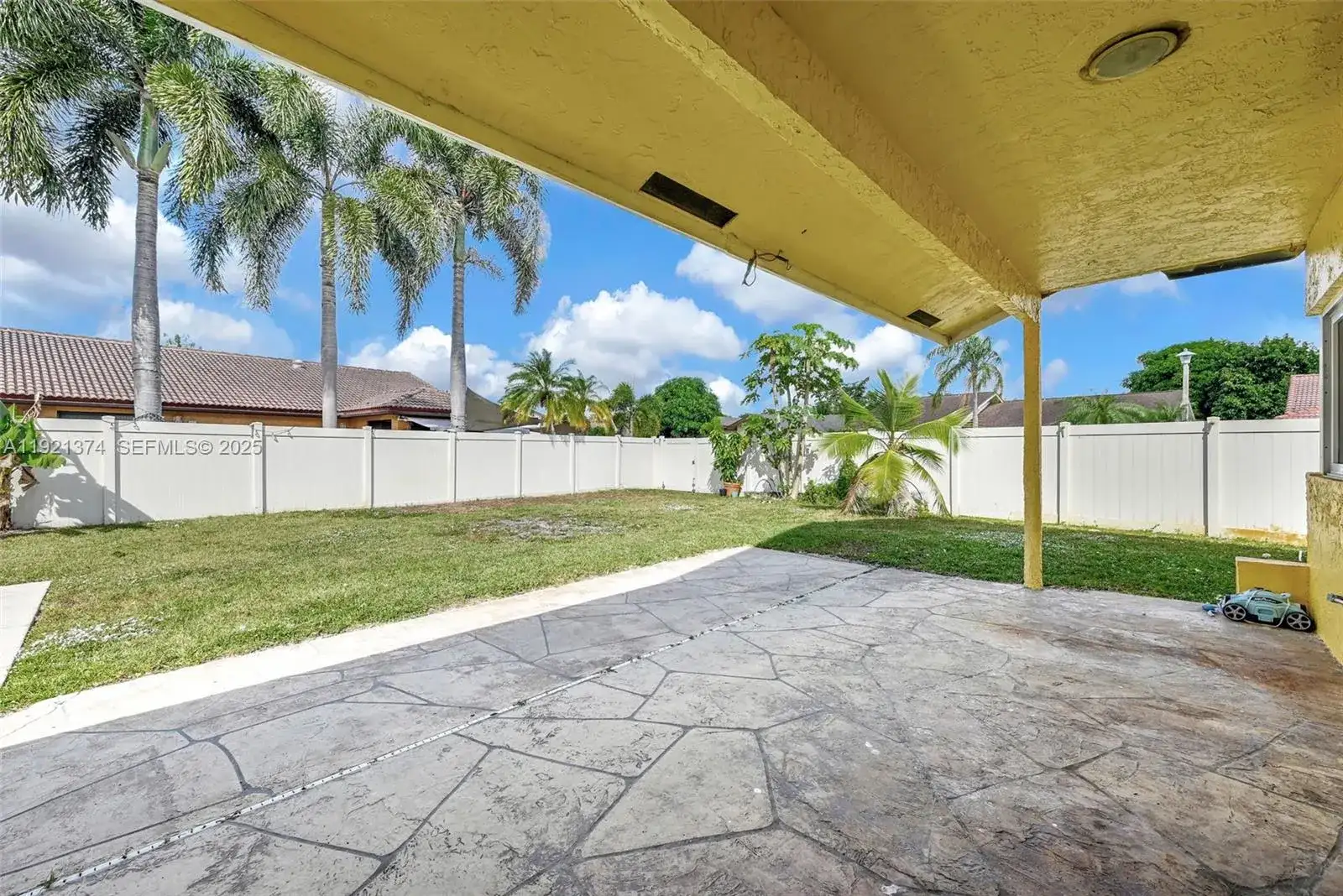 4231 NW 73rd Ave, Lauderhill FL 33319 photo 2