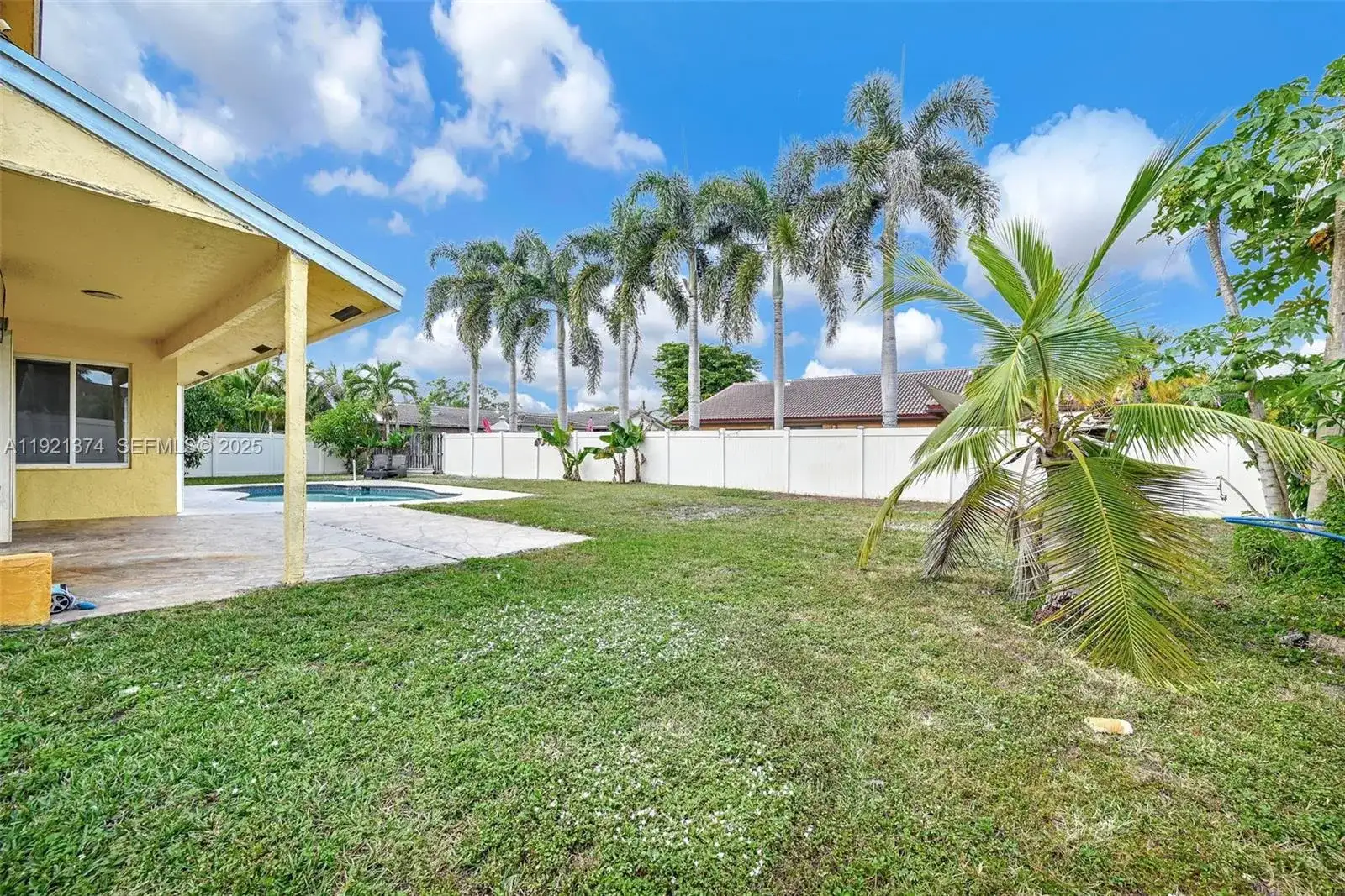 4231 NW 73rd Ave, Lauderhill FL 33319 photo 4