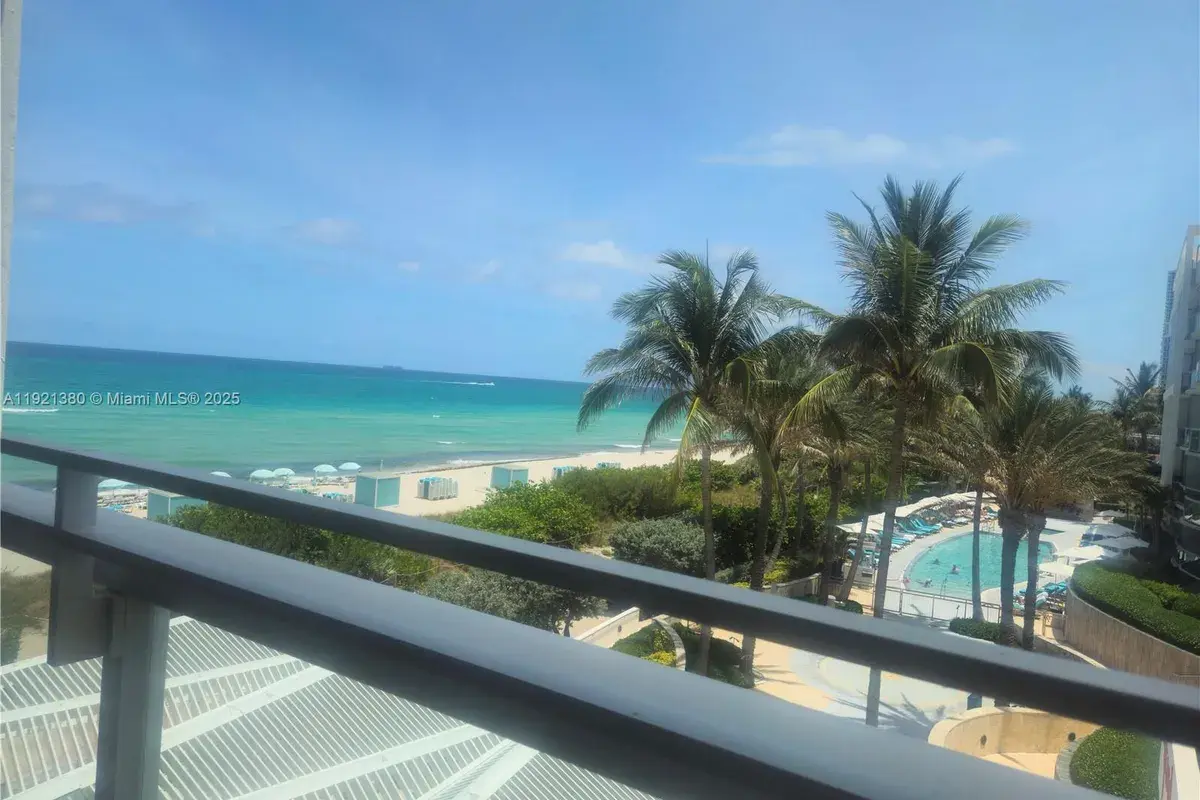 6801 Collins Ave # 320, Miami Beach FL 33141