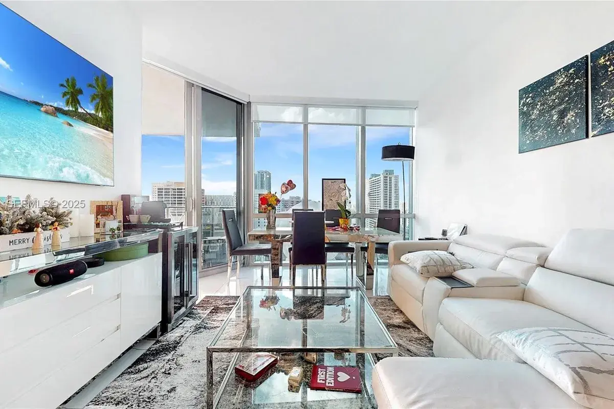 851 NE 1st Ave # 1508, Miami FL 33132