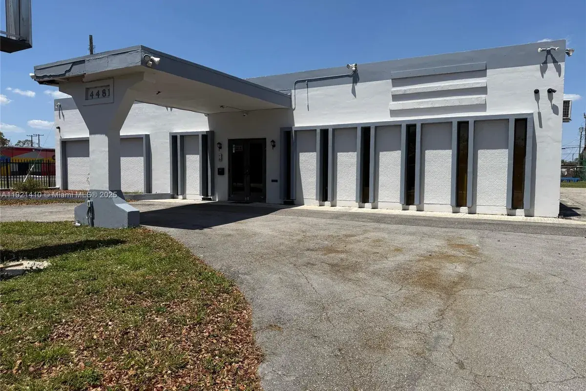 4481 NW 167th St, Miami Gardens FL 33055