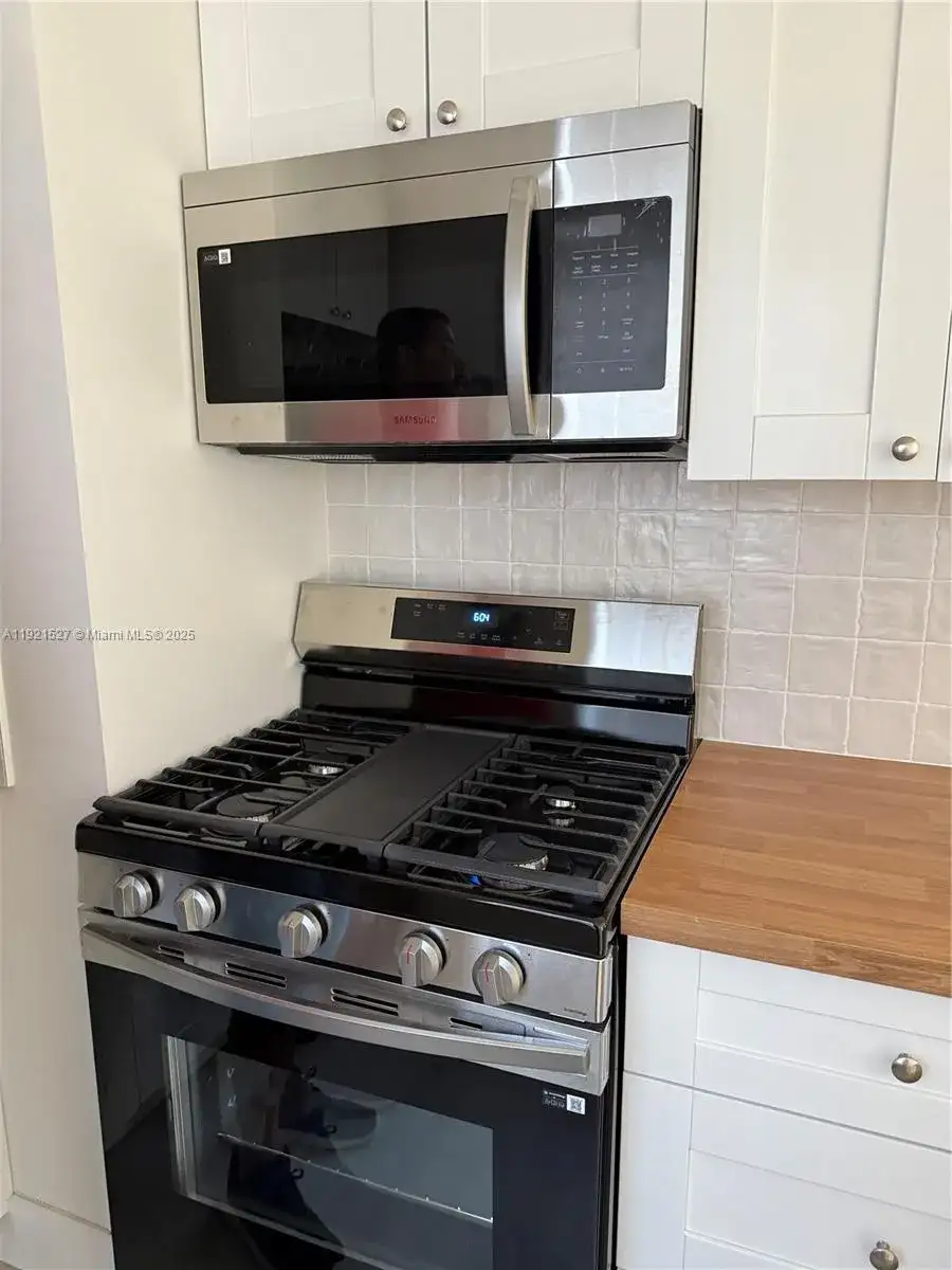 7611 Harding Ave # 1, Miami Beach FL 33141 photo 2