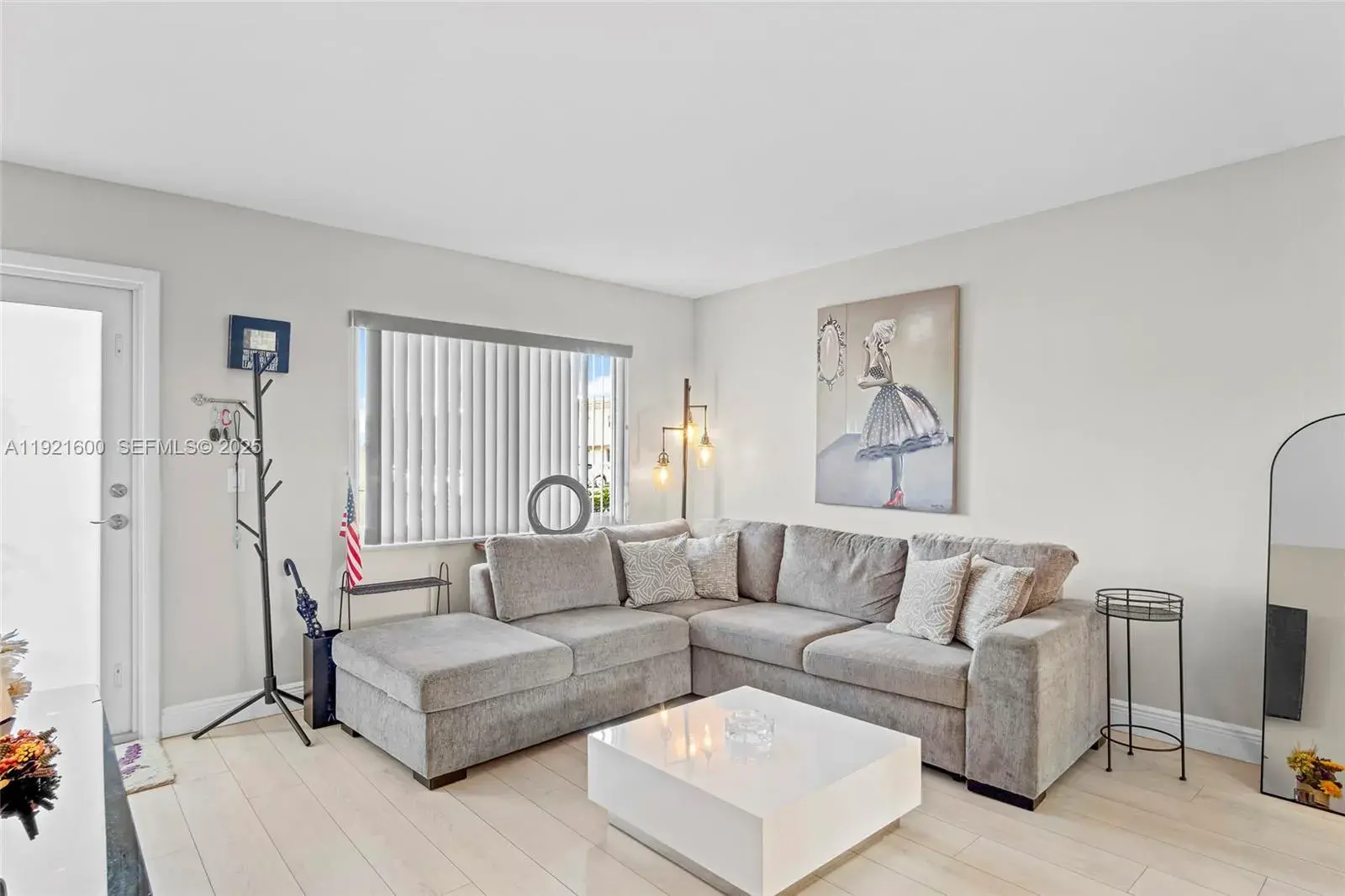 19 Abbey Ln # 104, Delray Beach FL 33446