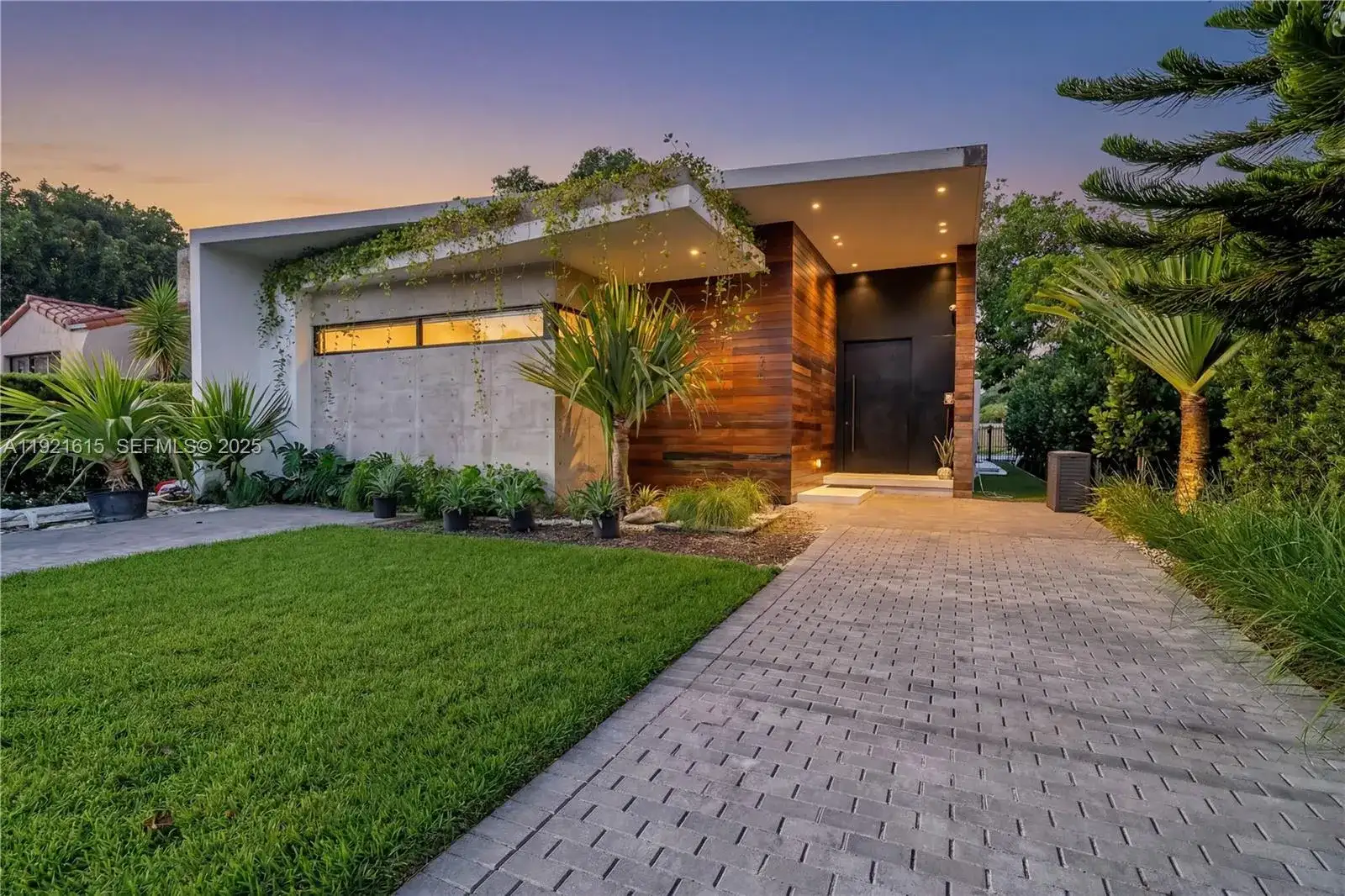 34 SW 26th Rd, Miami FL 33129 photo 2