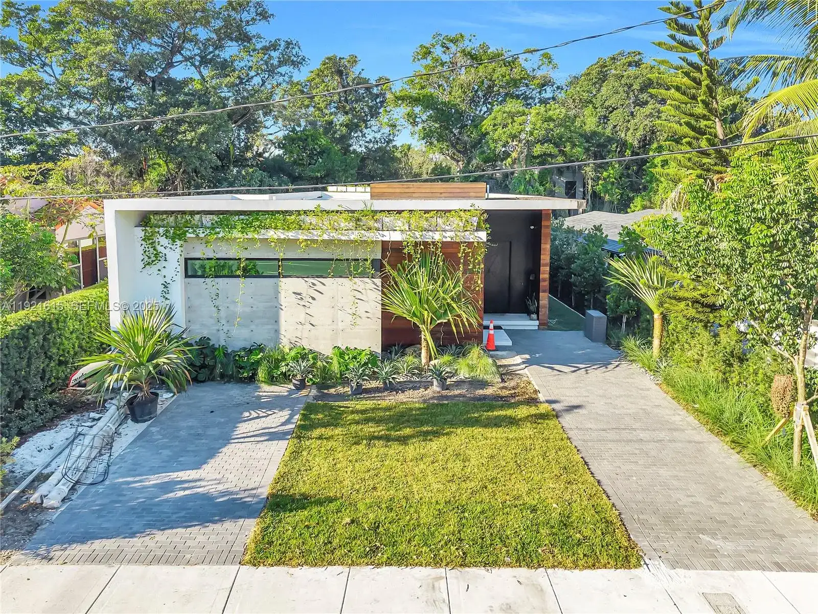 34 SW 26th Rd, Miami FL 33129 photo 4