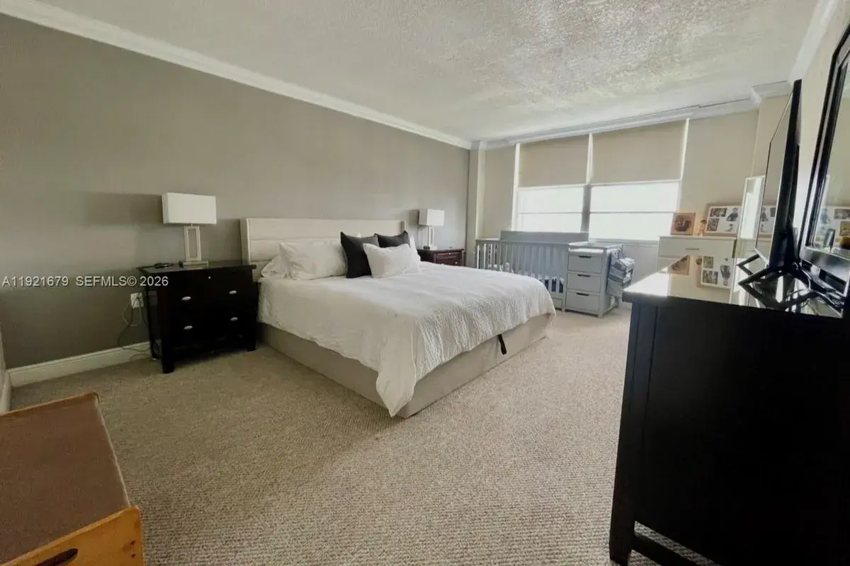 2851 NE 183rd St # 907E, Aventura FL 33160