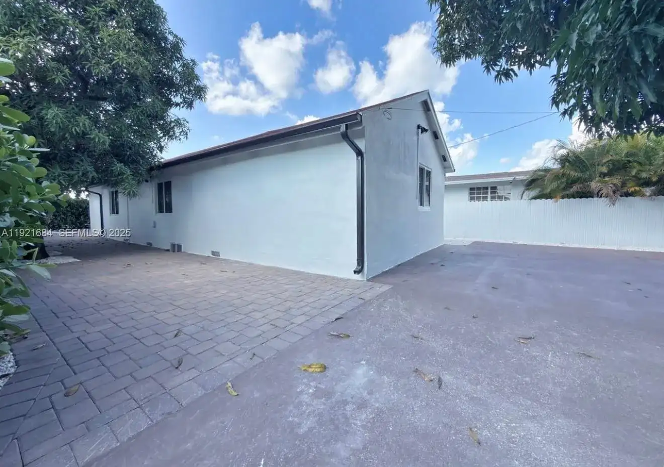 2845 SW 67th Ave, Miami FL 33155 photo 2