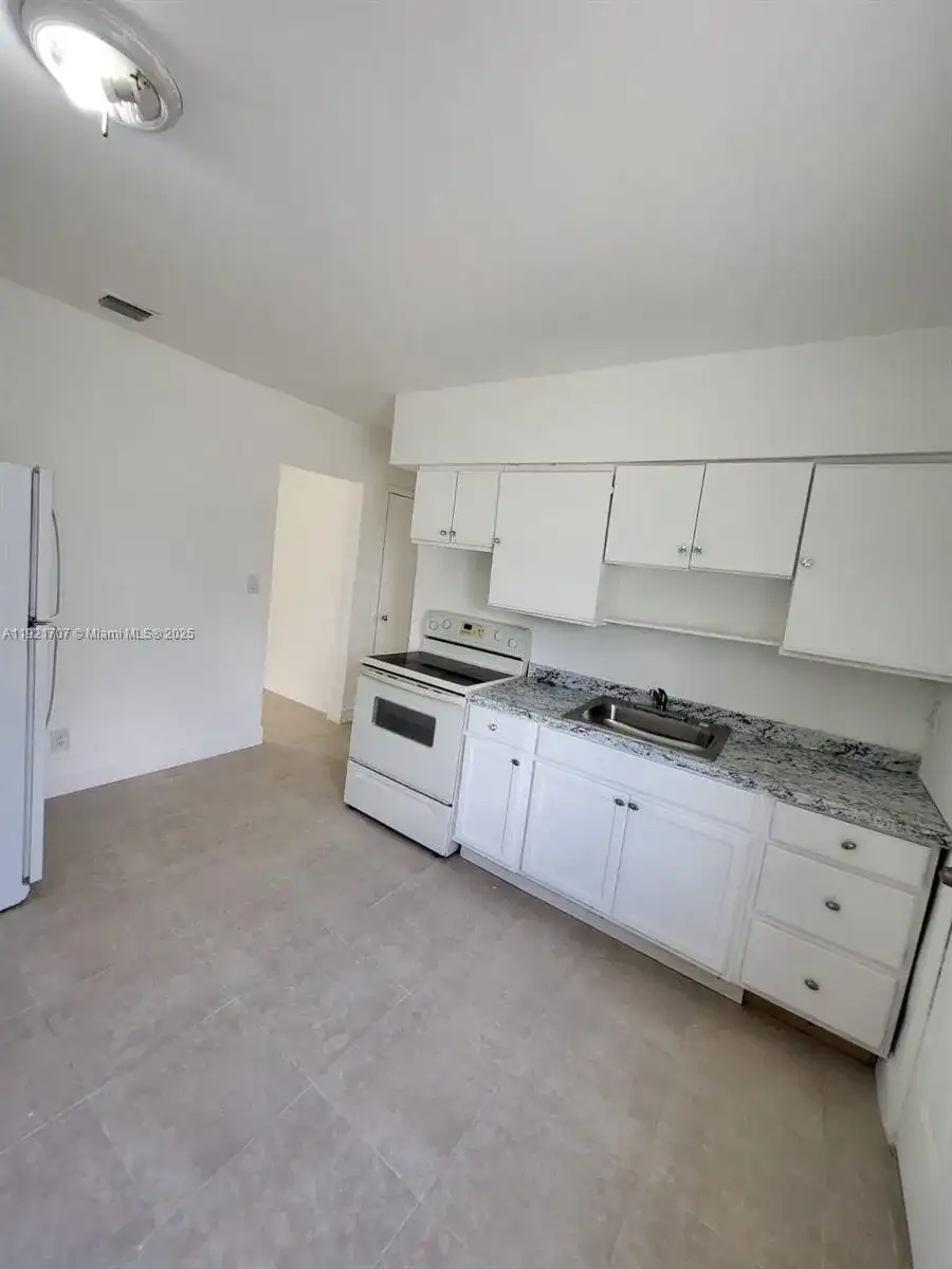640 NW 77th St # 1, Miami FL 33150 photo 5