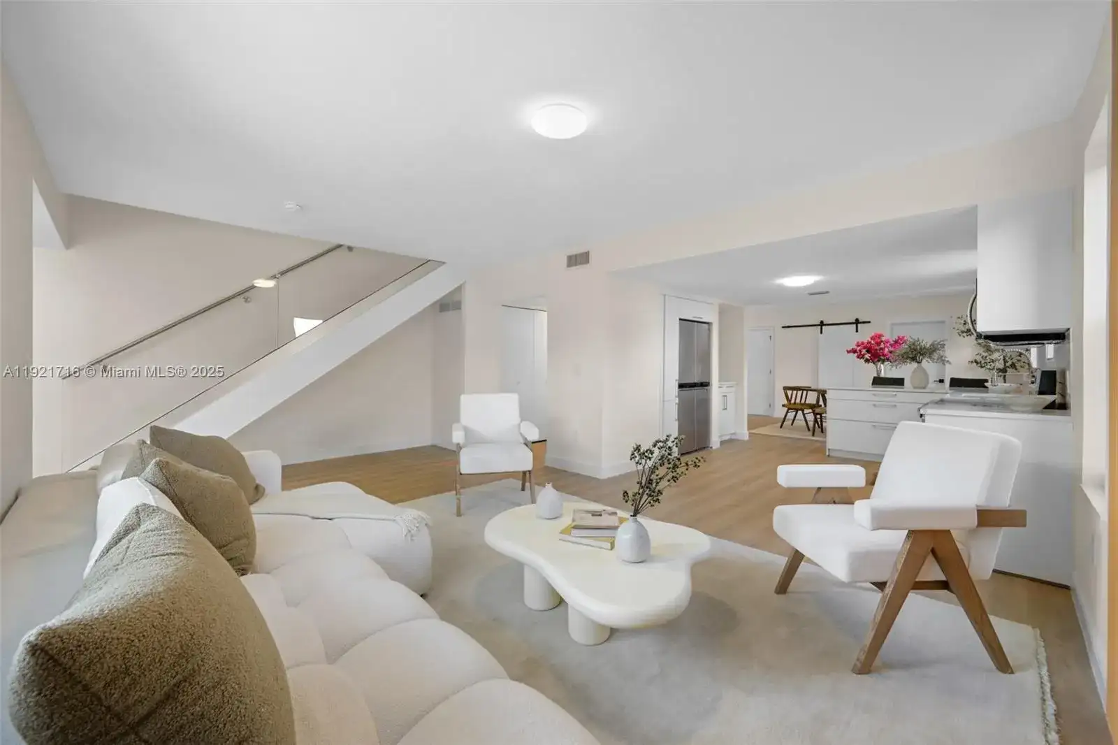 7994 Crespi Blvd, Miami Beach FL 33141 photo 2