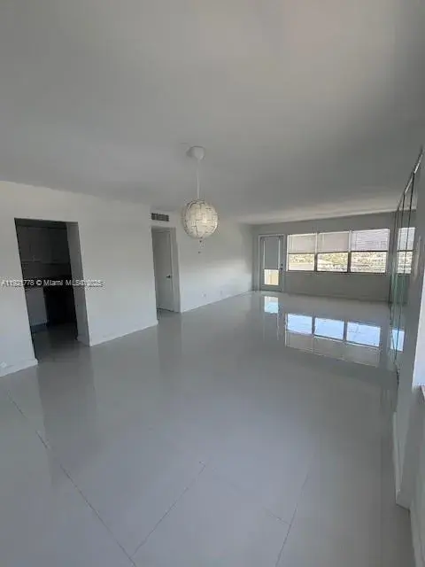 401 Golden Isles Dr # 712, Hallandale Beach FL 33009