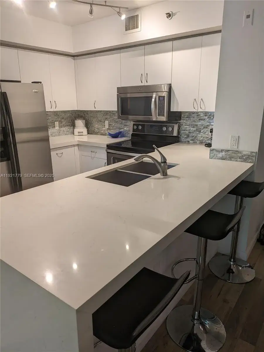 19901 E Country Club Dr # 2305, Aventura FL 33180