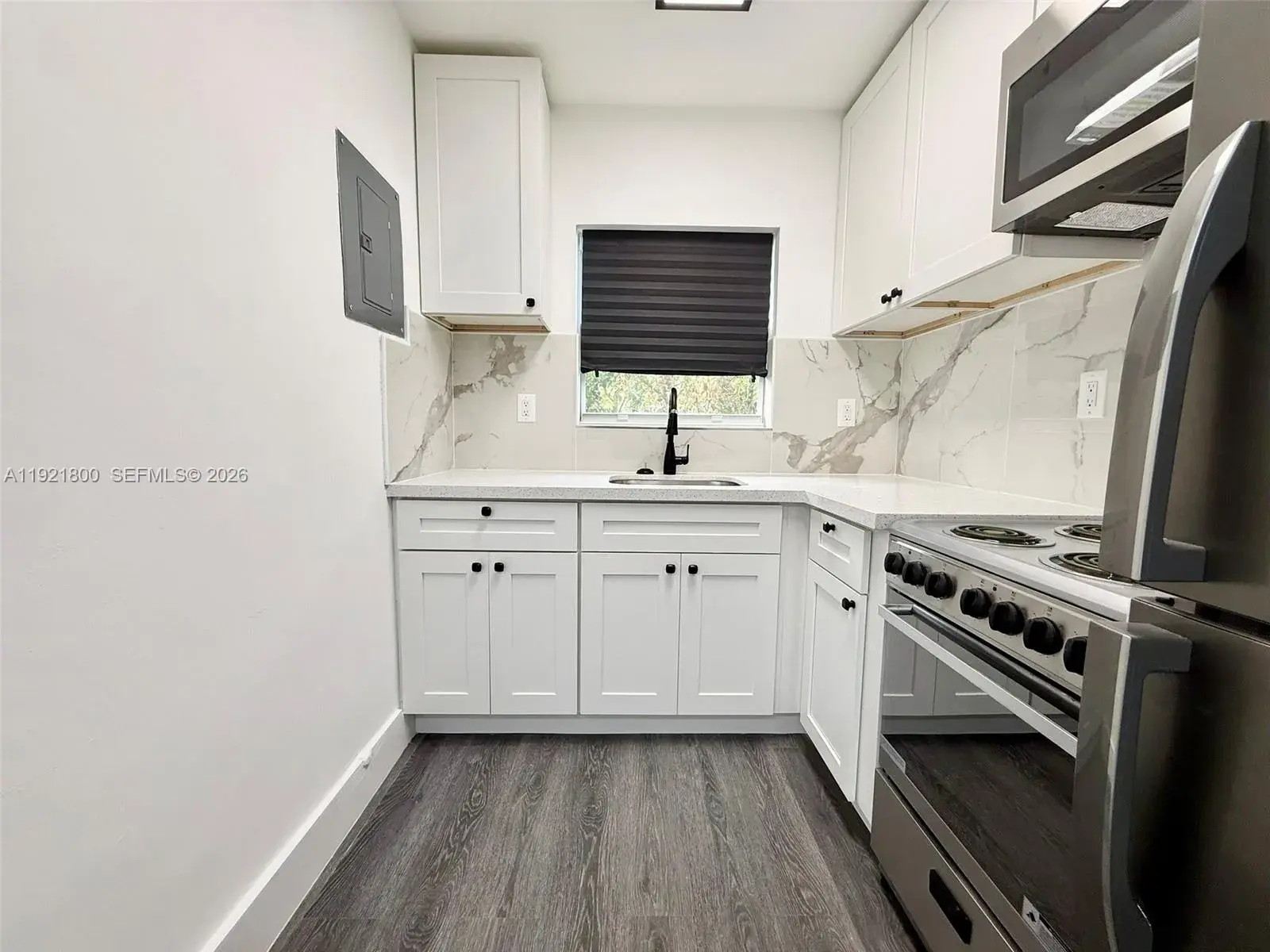 1845 Dixieanna St, Hollywood FL 33020
