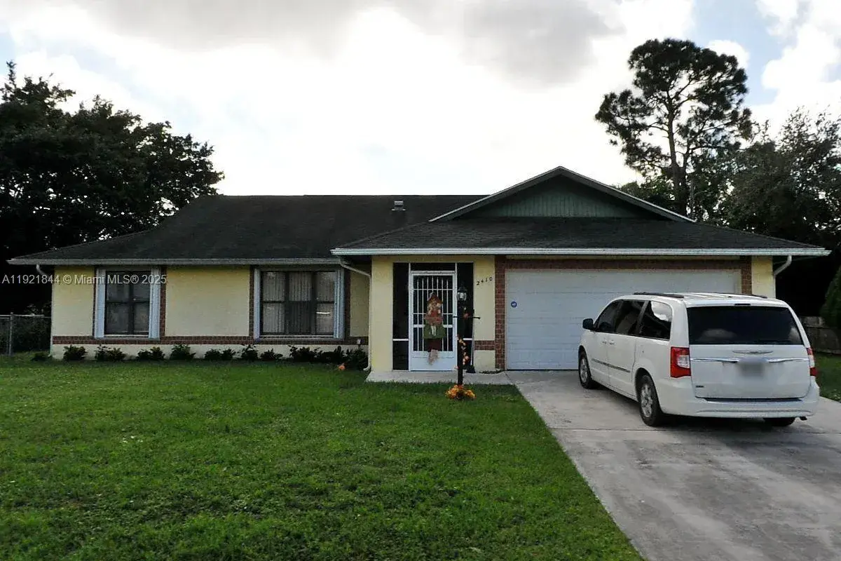 2410 SE Renick Ave, Port St. Lucie FL 34952