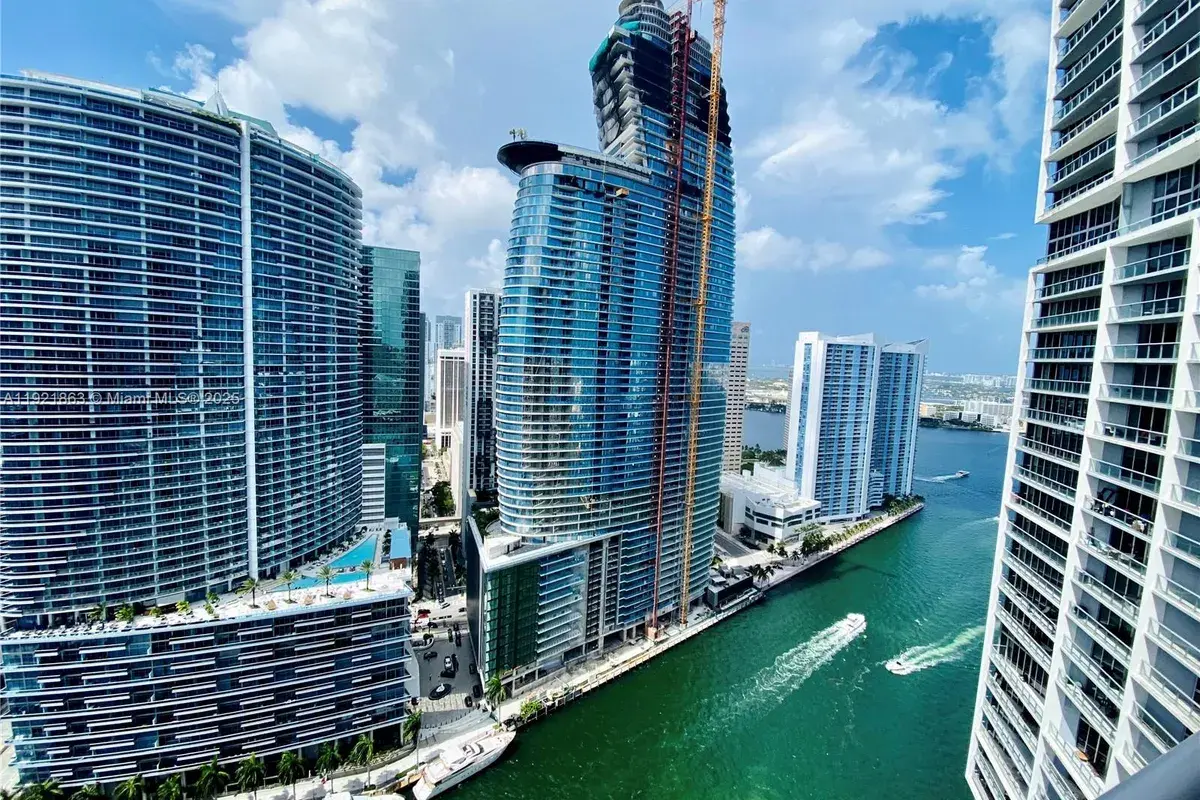 475 Brickell Ave # 3715, Miami FL 33131