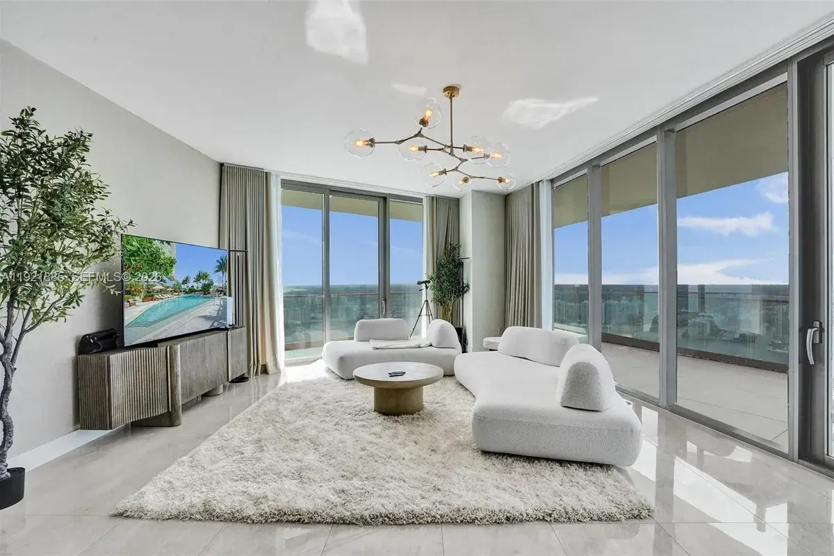 18975 Collins Ave # 5205, Sunny Isles Beach FL 33160