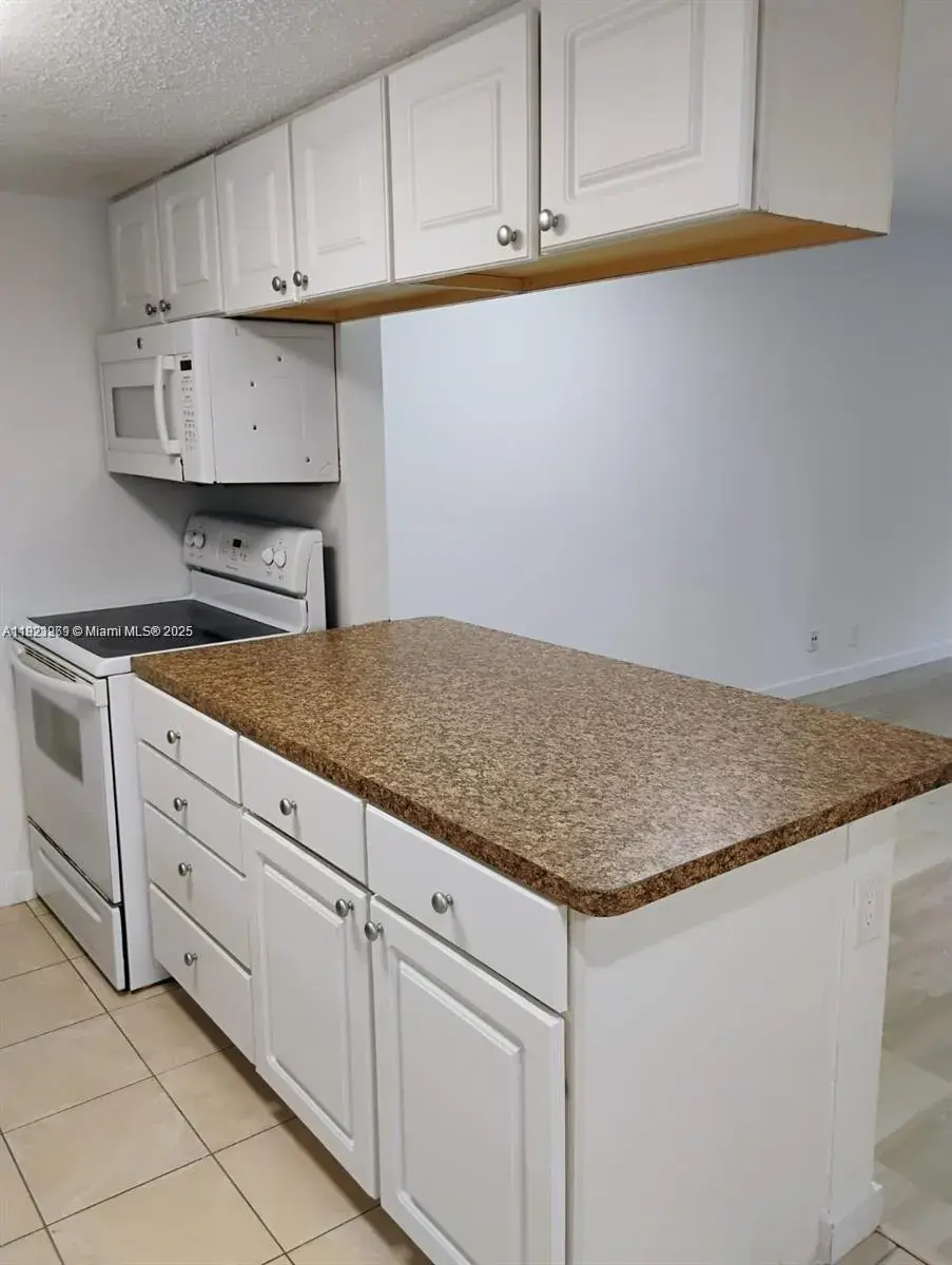 6332 La Costa Dr # F, Boca Raton FL 33433