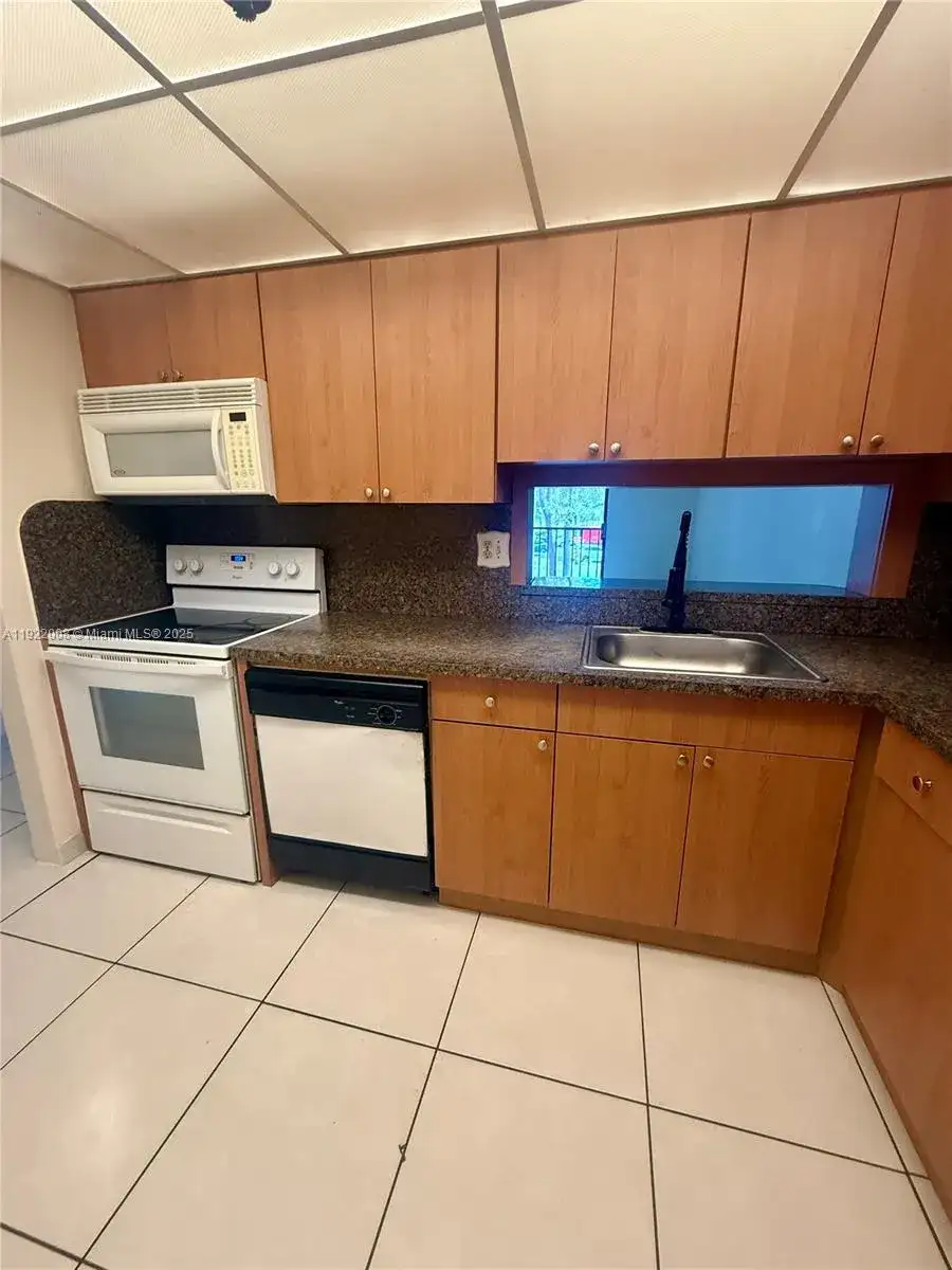8760 SW 133rd Ave Rd # 210, Miami FL 33183 photo 4
