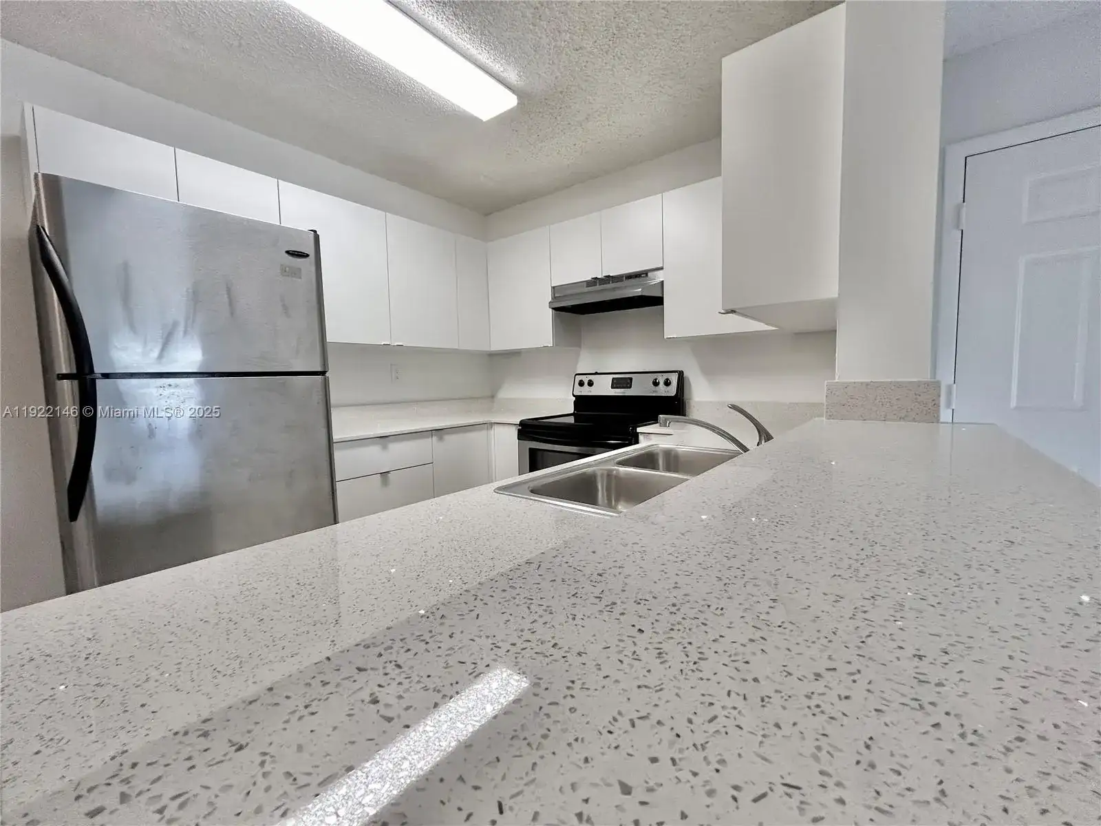 301 Palm Way # 104, Pembroke Pines FL 33025 photo 3