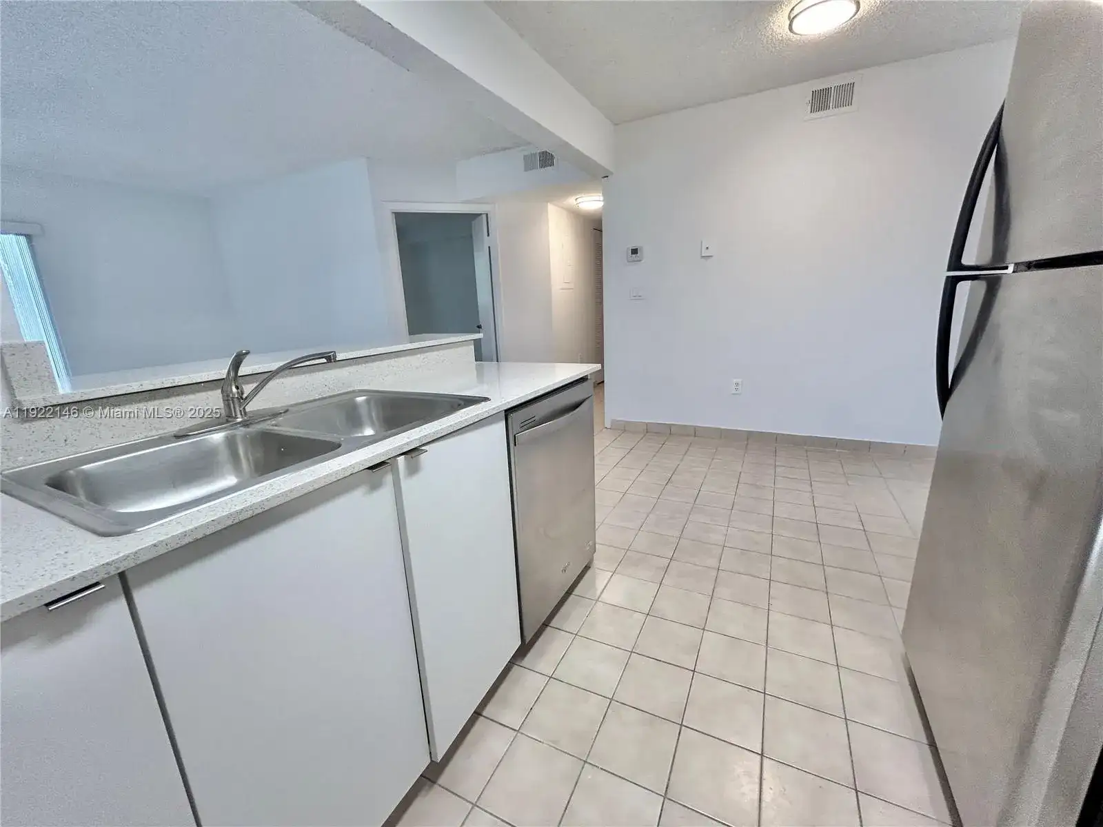 301 Palm Way # 104, Pembroke Pines FL 33025 photo 4