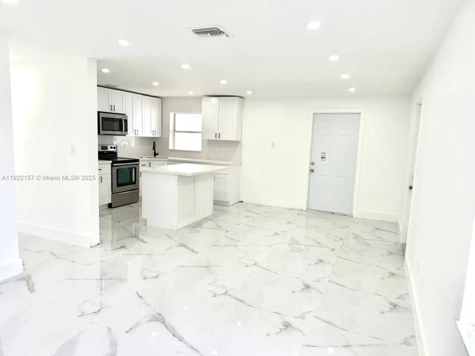 712 Hialeah Dr, Hialeah FL 33010 photo 5