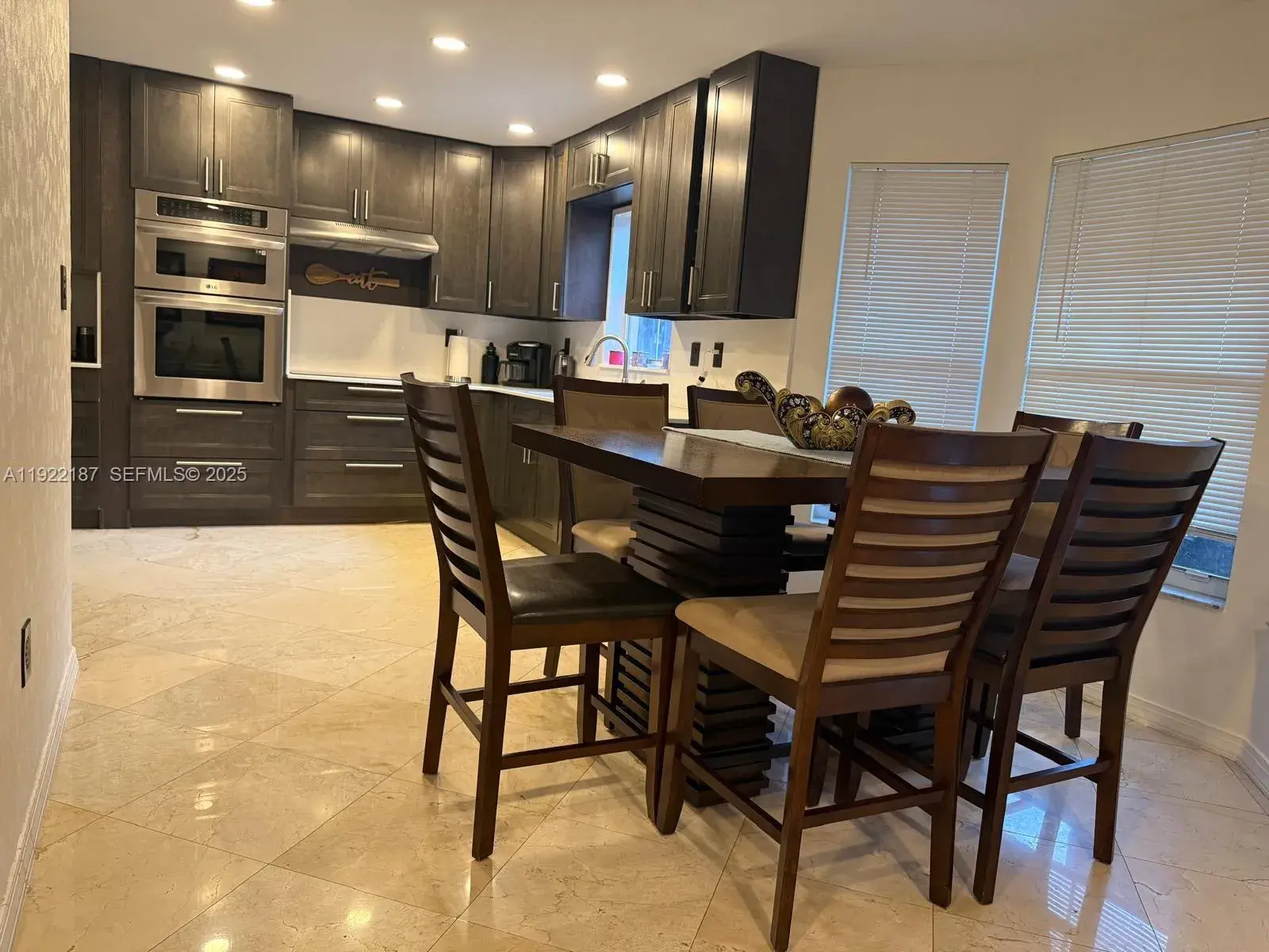 233 E Forest Oak Cir, Davie FL 33325